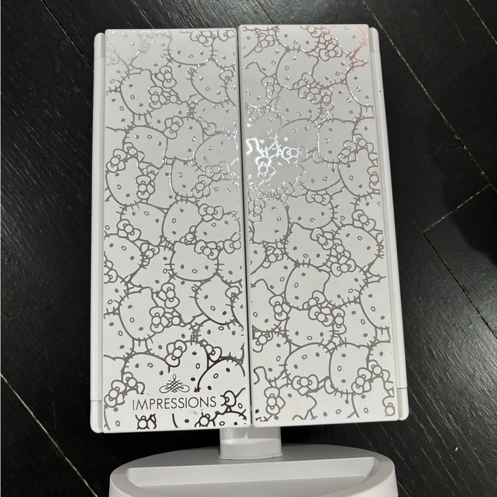 Impressions Hello Kitty Mirror